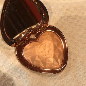 Too Faced Highlighter in Ray Of Light